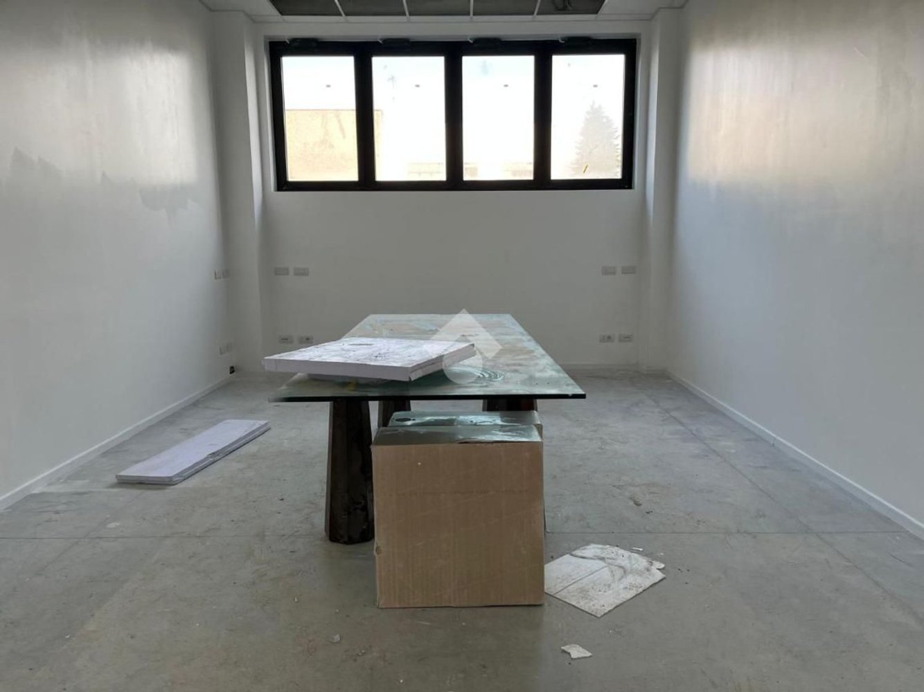 Lagerhaus in Parma, Italy 1000m², Nr. 23783