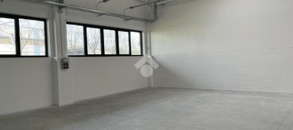 Lagerhaus in Parma, Italy 1000m², Nr. 23783 14