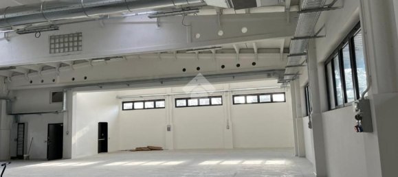 Lagerhaus in Parma, Italy 1000m², Nr. 23783 28