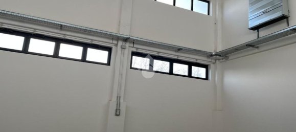 Lagerhaus in Parma, Italy 1000m², Nr. 23783 21