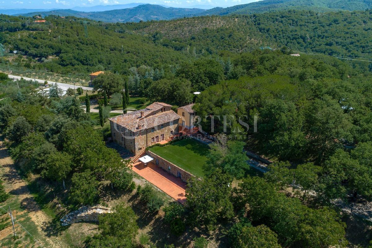 Villa de 9 dormitorios en Bucine, Italy No. 279739