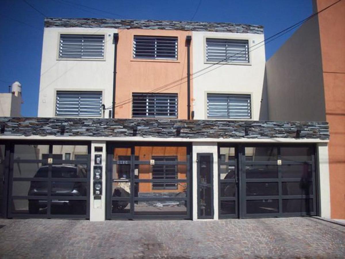 3 bedrooms House in Bermudez, Argentina No. 64437