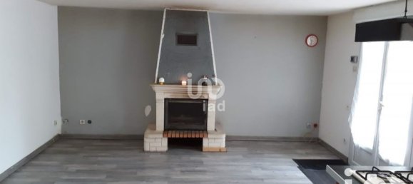 2 Schlafzimmer Haus in Brie, France, Nr. 48675 3