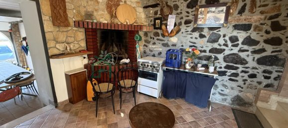 5 rooms House in Altissimo, Italy No. 14685 4