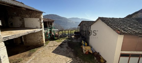 5 rooms House in Altissimo, Italy No. 14685 23