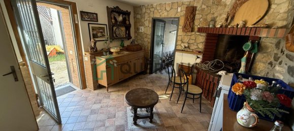 5 rooms House in Altissimo, Italy No. 14685 2