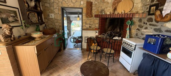 5 rooms House in Altissimo, Italy No. 14685 5