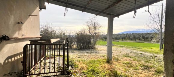 4-Zimmer Haus in Collecorvino, Italy, Nr. 303089 6