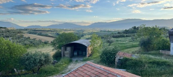 4-Zimmer Haus in Collecorvino, Italy, Nr. 303089 31
