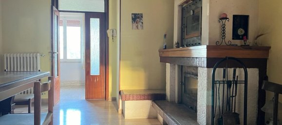 4-Zimmer Haus in Collecorvino, Italy, Nr. 303089 26