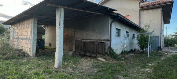 4-Zimmer Haus in Collecorvino, Italy, Nr. 303089 12