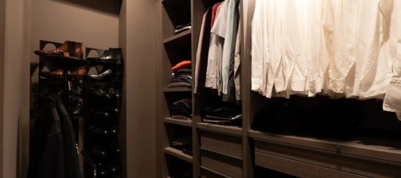 5 bedrooms Apartment in Paris, France No. 346381 9