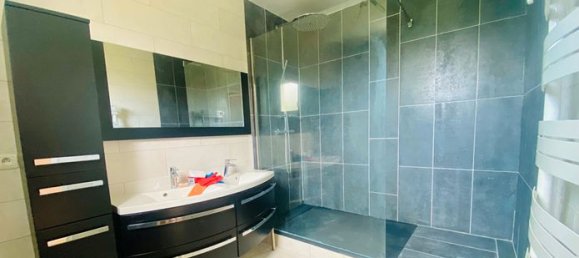 3 bedrooms House in Chambly, France No. 301547 5