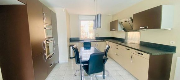 3 bedrooms House in Chambly, France No. 301547 3