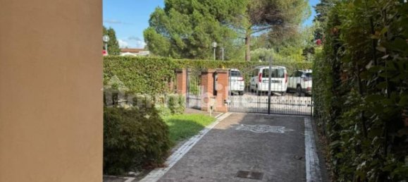 3 bedrooms Villa in Capannori, Italy No. 354256 7