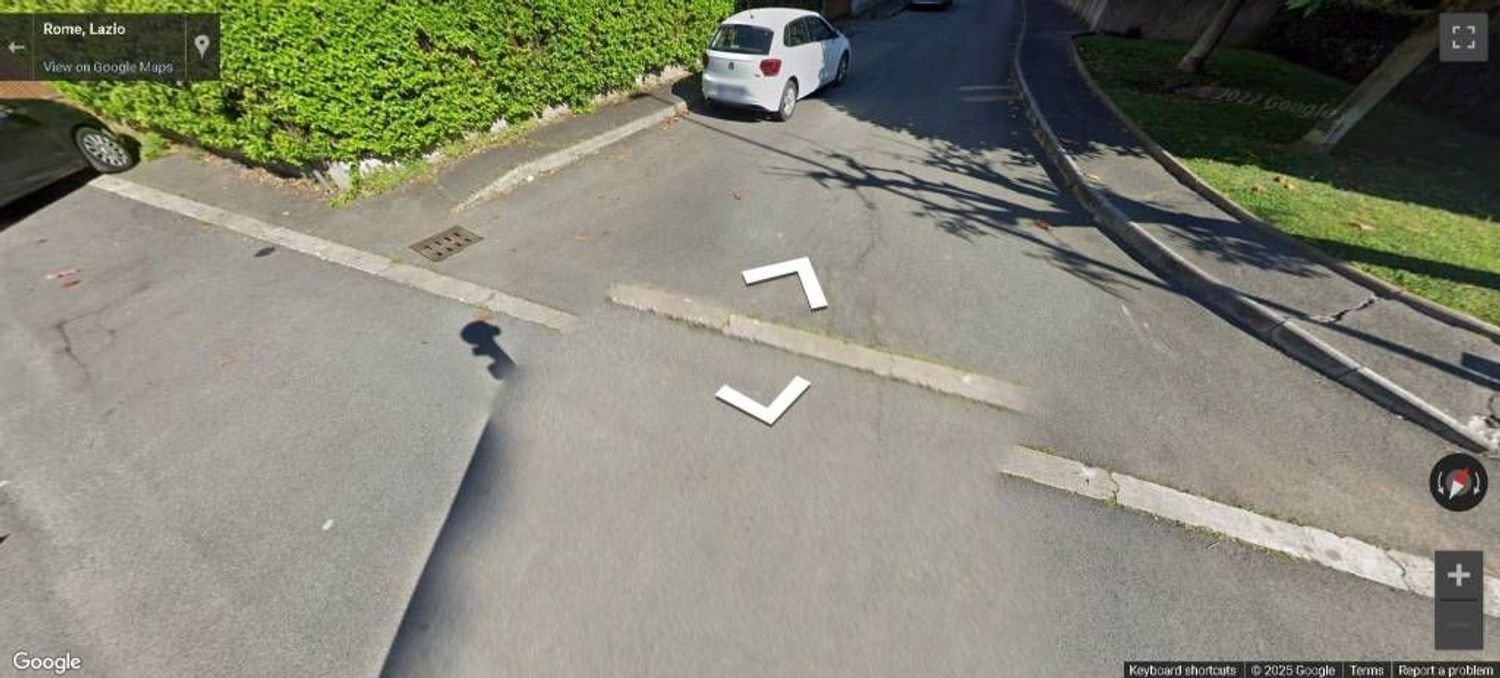 2 rooms Apartment in Rome, Italy No. 191250