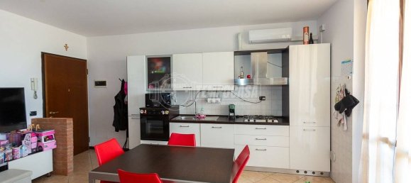 1 bedroom Apartment in Guardamiglio, Italy No. 183623 2