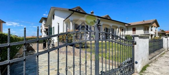 3 chambres Villa à Castel San Giovanni, Italy No. 338232 8