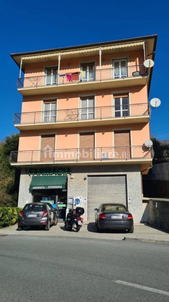 Apartamento de 3 dormitorios en Neirone, Italy No. 280959