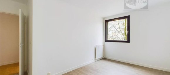 3 bedrooms Apartment in Boissy-Saint-Leger, France No. 167598 8