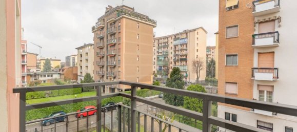 3-salle Appartement à Milan, Italy No. 241659 30