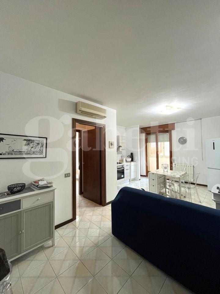 3 rooms Apartment in Cagliari, Italy No. 40155
