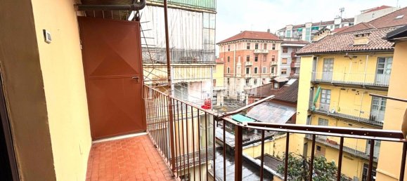 1 bedroom Apartment in Turin, Italy No. 60980 9