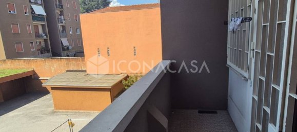 3 bedrooms Apartment in Monza, Italy No. 277013 2