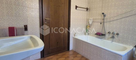 3 bedrooms Apartment in Monza, Italy No. 277013 22