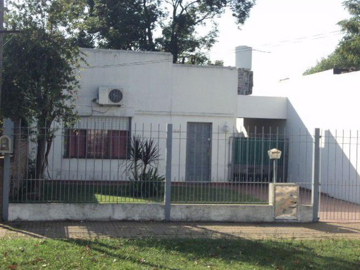 2 bedrooms House in Merlo, Argentina No. 17245