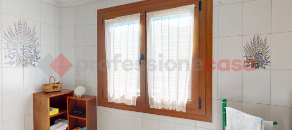 3-salle Maison à Minucciano, Italy No. 16394 27