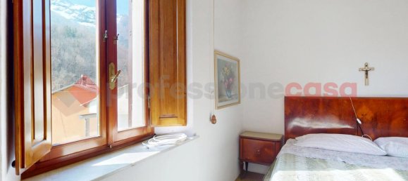 3-salle Maison à Minucciano, Italy No. 16394 38