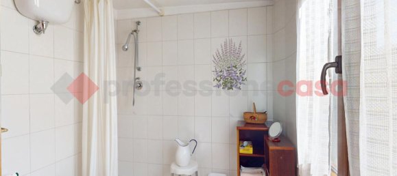 3-salle Maison à Minucciano, Italy No. 16394 28