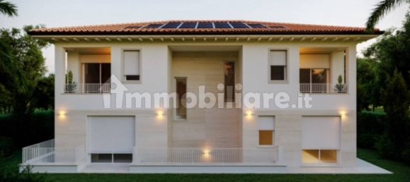 5 bedrooms Villa in Forte dei Marmi, Italy No. 188654 2