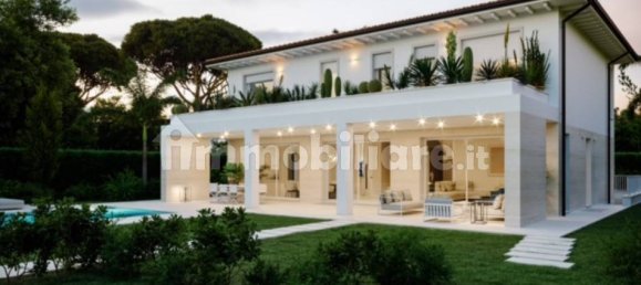 5 bedrooms Villa in Forte dei Marmi, Italy No. 188654 3