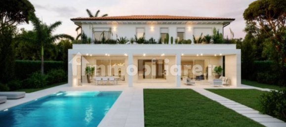 5 bedrooms Villa in Forte dei Marmi, Italy No. 188654 17