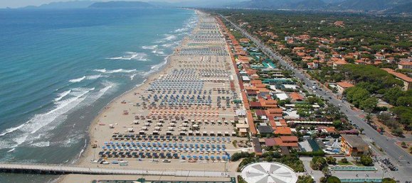 5 bedrooms Villa in Forte dei Marmi, Italy No. 188654 23