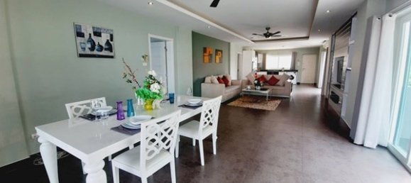 2 bedrooms Condo in Pattaya, Thailand No. 326 5