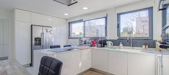 3 Schlafzimmer Haus in Rio de Mouro, Portugal, Nr. 46743 11