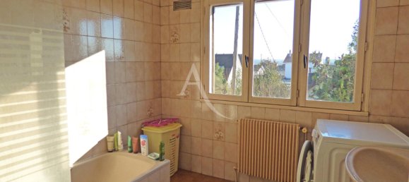 3 bedrooms House in Gagny, France No. 184395 8