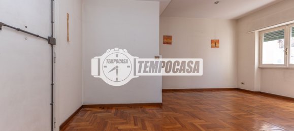 4 rooms Apartment in Rome, Italy No. 258004 6