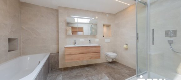 4 rooms Duplex in Hall in Tirol, Austria No. 204536 2