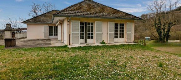 Casa de 5 dormitorios en La Boisse, France No. 195458 3