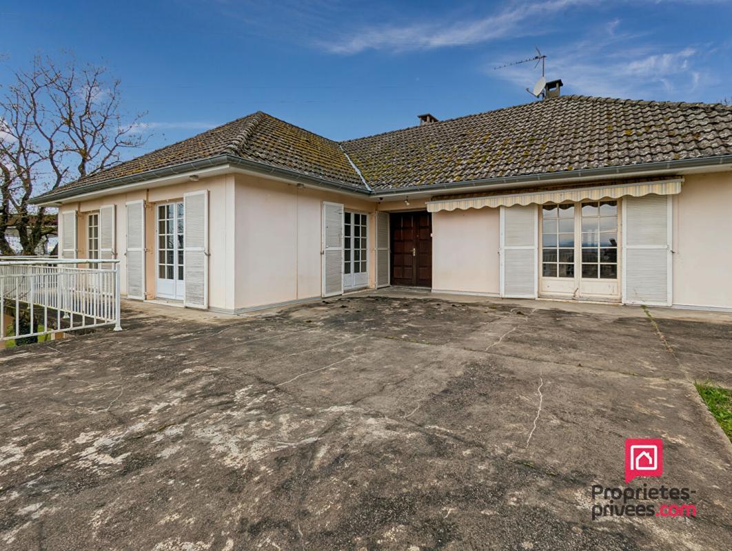 Casa de 5 dormitorios en La Boisse, France No. 195458