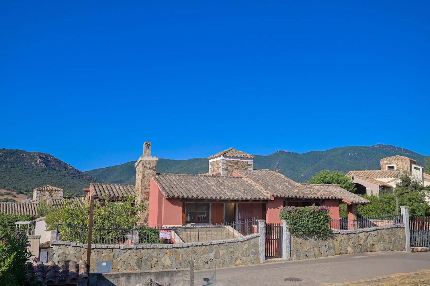 Вилла с 5 комнатами в Сардиния, Италия № 287789