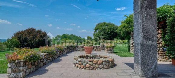 4 bedrooms Villa in Colverde, Italy No. 318000 3