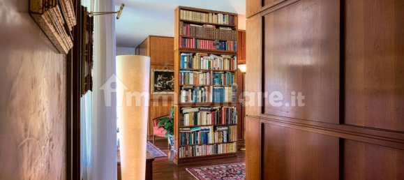 4 bedrooms Villa in Colverde, Italy No. 318000 11