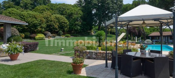 4 bedrooms Villa in Colverde, Italy No. 318000 7