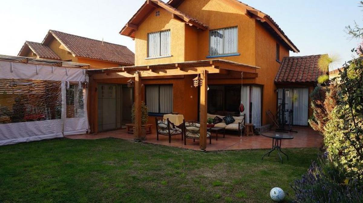 4 bedrooms House in Santiago, Chile No. 3731