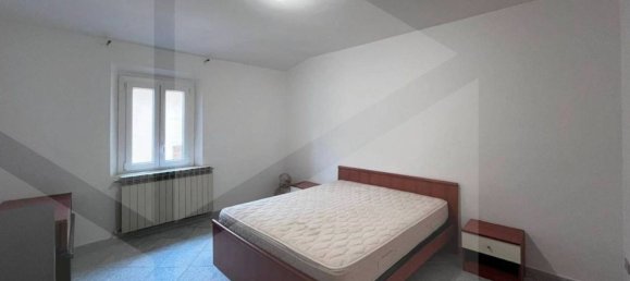 5 rooms Apartment in Ponsacco, Italy No. 26975 9